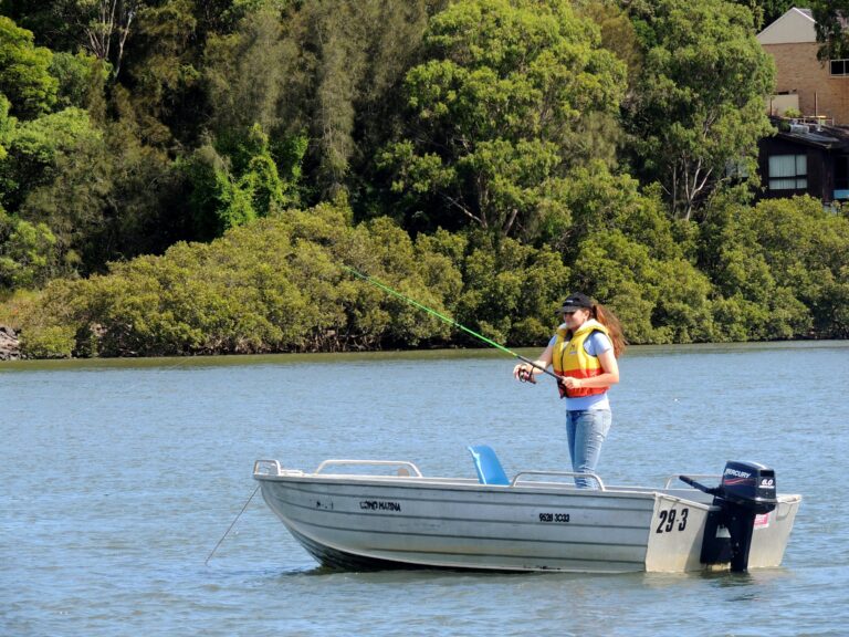 Fishing, Boat Hire, Runabout, River, Water, Nature