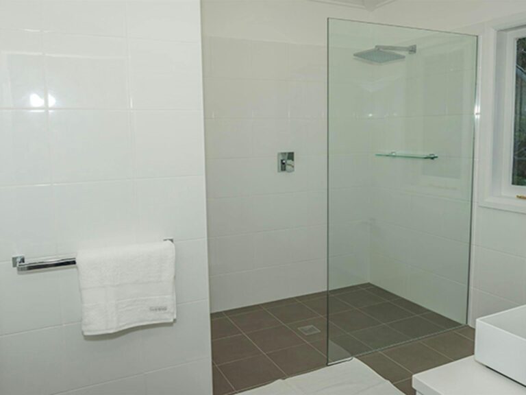 The bathroom in Hilltop Cottage, Royal National Park. Photo: John Spencer © DPIE