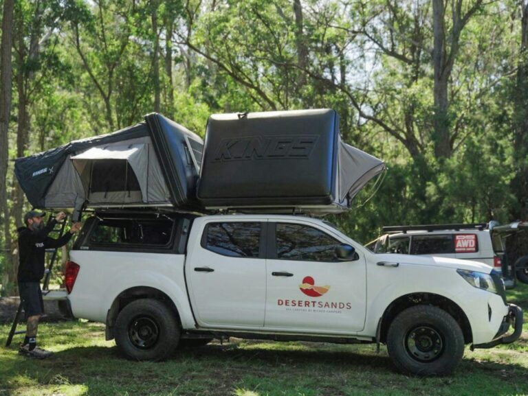 Desert Sands 4x4 Campervan - sleeps and seats 5 people