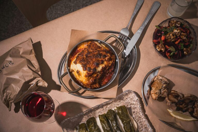 Homer Rogue Taverna, Mum's moussaka