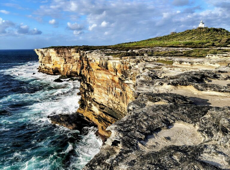 cliff and ocean view of Cape Solander south of Sydney