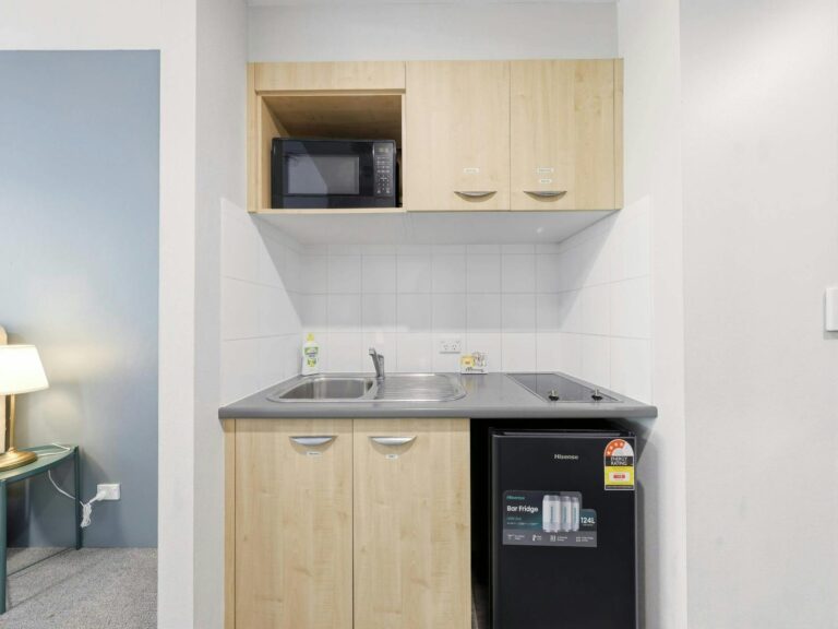 Compact kitchenette